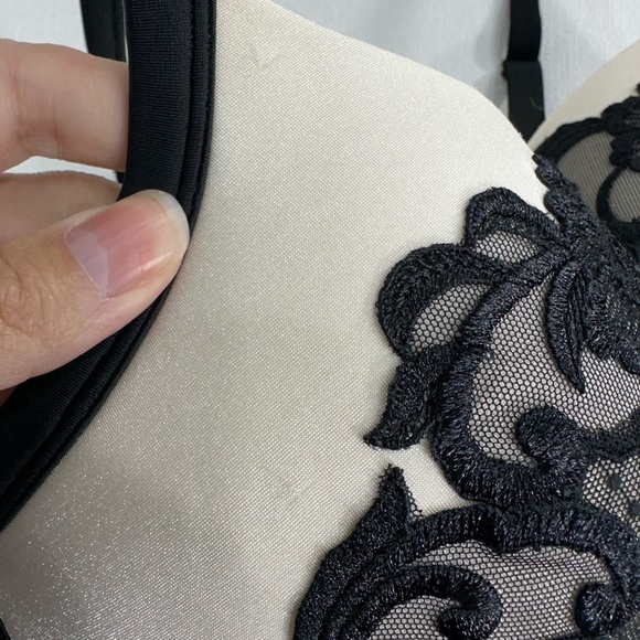 Cacique molded bra embroidered lace size 40DD - Picture 7 of 7